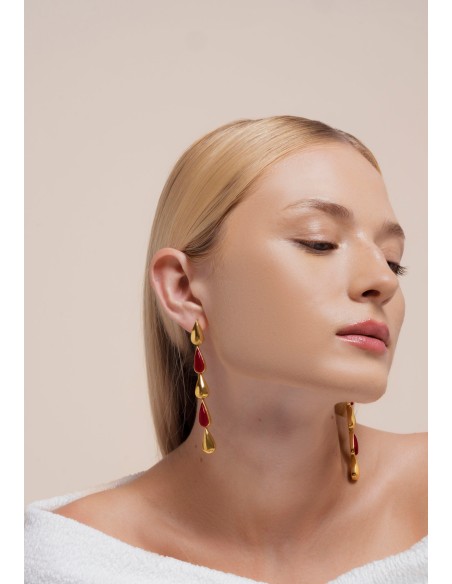 Boucles d'oreilles longues en grenat et plaqué or