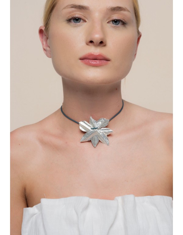 Collier fleur de lotus argenté