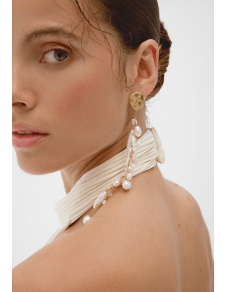 Pendientes largos dorados de perlas Pendientes largos dorados de perlas