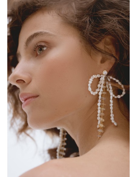 Pendientes en forma de lazo con perlas Pendientes en forma de lazo con perlas