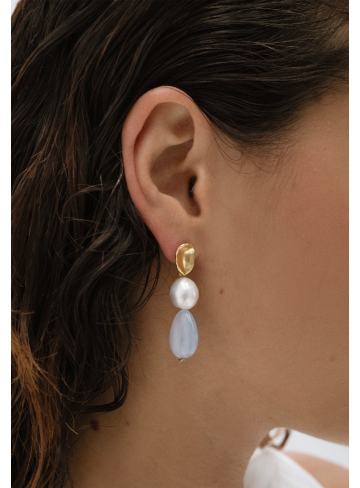 Pendientes con perlas y piedras celestes