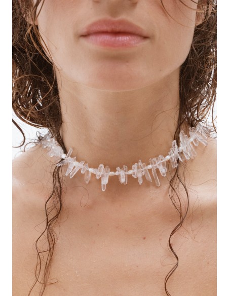 Choker with rock crystals