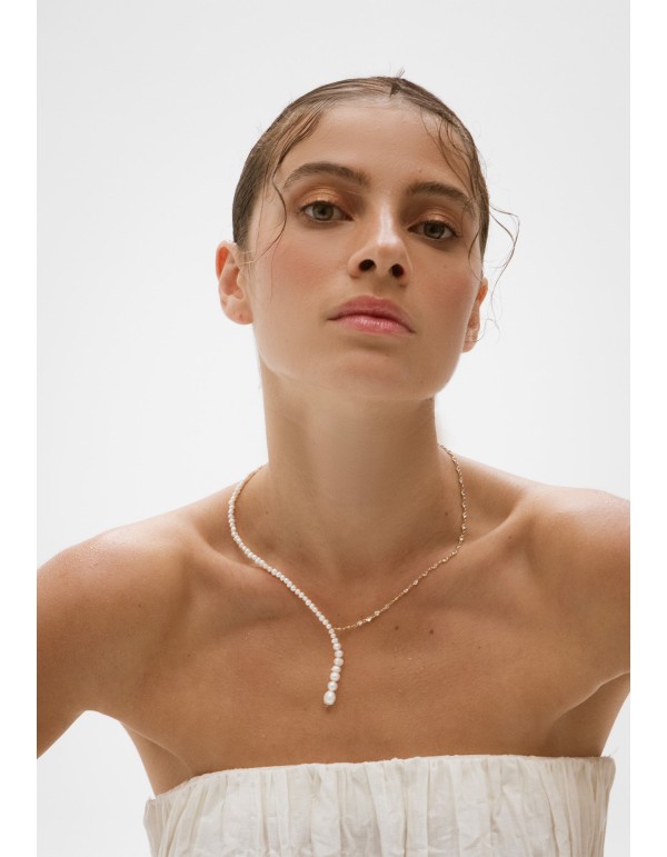 Long necklace with pearls and zircons 2