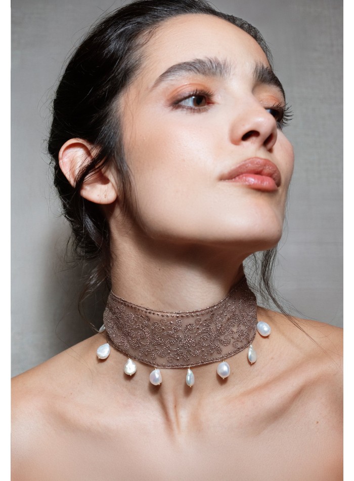 Choker de fiesta en seda japonesa con perlas barrocas