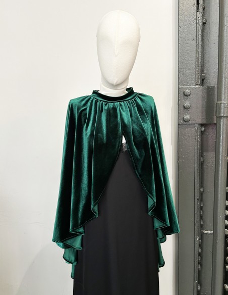 Velvet party cape with slit green Velvet party cape with slit green