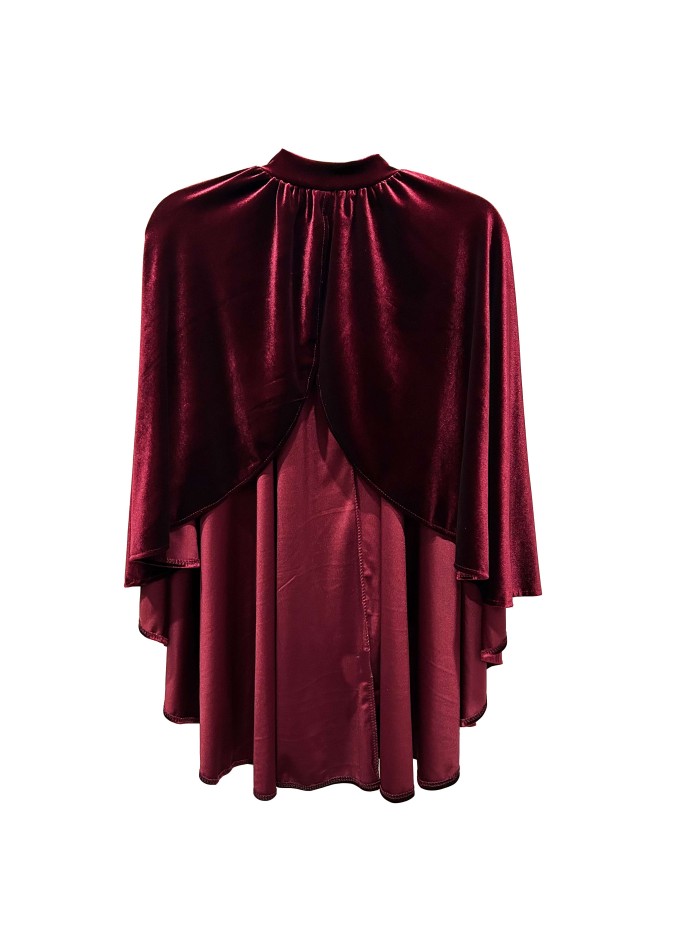 Short velvet cape with ruffle and slit for guests