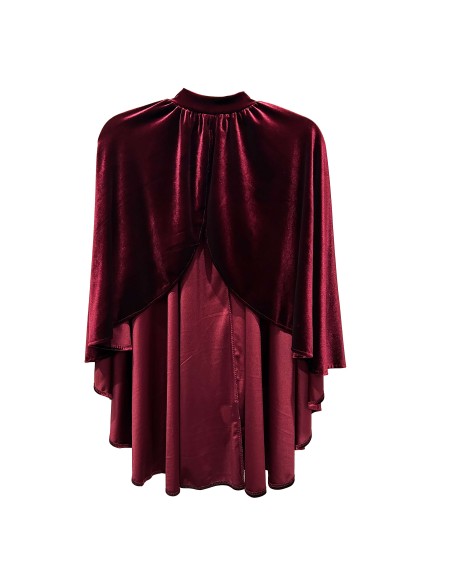 Short velvet cape with ruffle and slit for guests