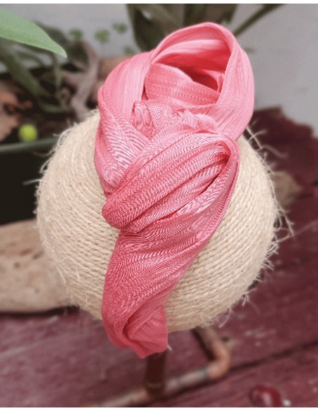 Fuchsia silk headband with knot – Eda by Cala by Lilian knot at INVITADISIMA.