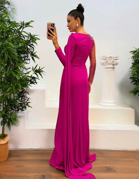 Cette robe de bal perlée