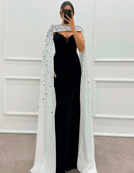 Robe de soirée longue, fine et sans bretelles, ornée de strass