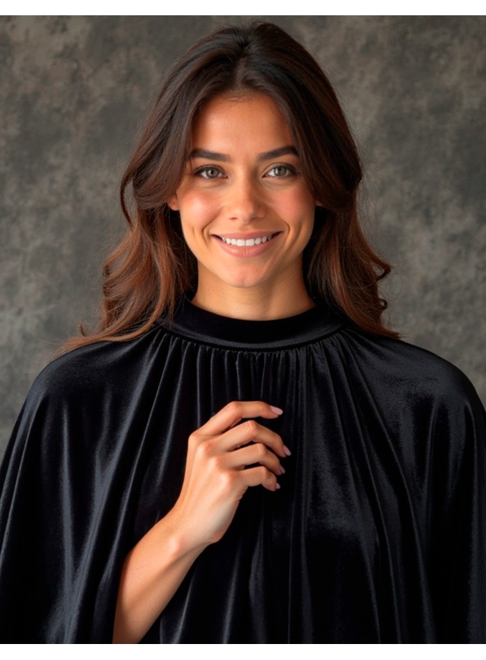 Short velvet cape with ruffle and slit for guests