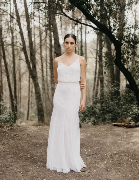 Robe de mariée longue avec strass et fines bretelles