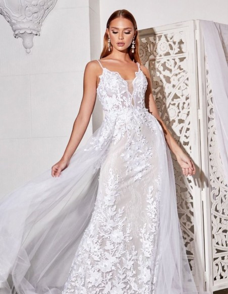 Vestido de novia blanco en encaje con sobrefalda abierta Vestido de novia blanco en encaje con sobrefalda abierta