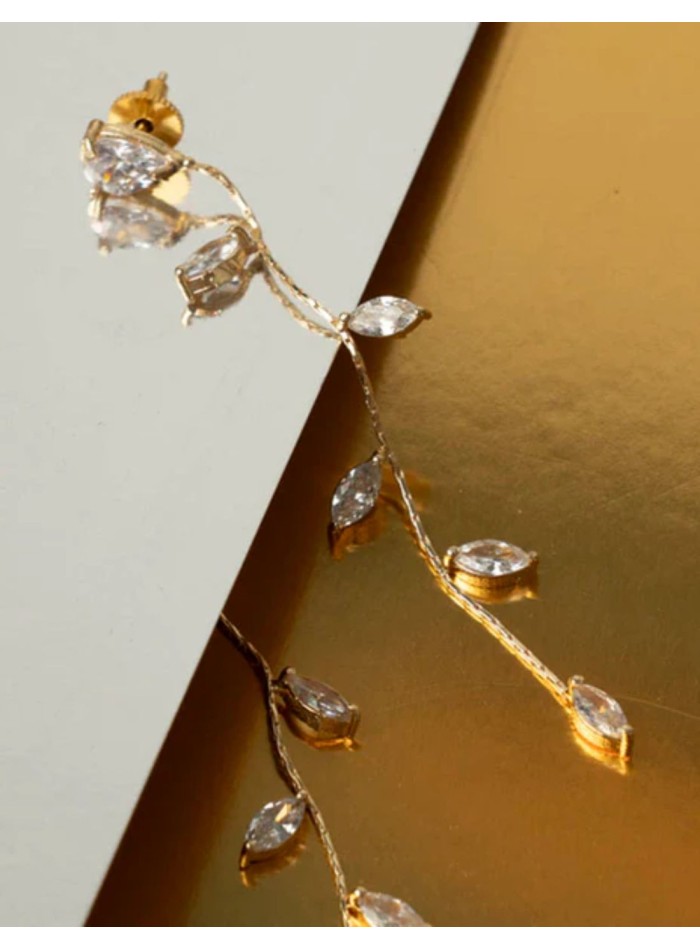 Long earrings with mini zirconia leaves