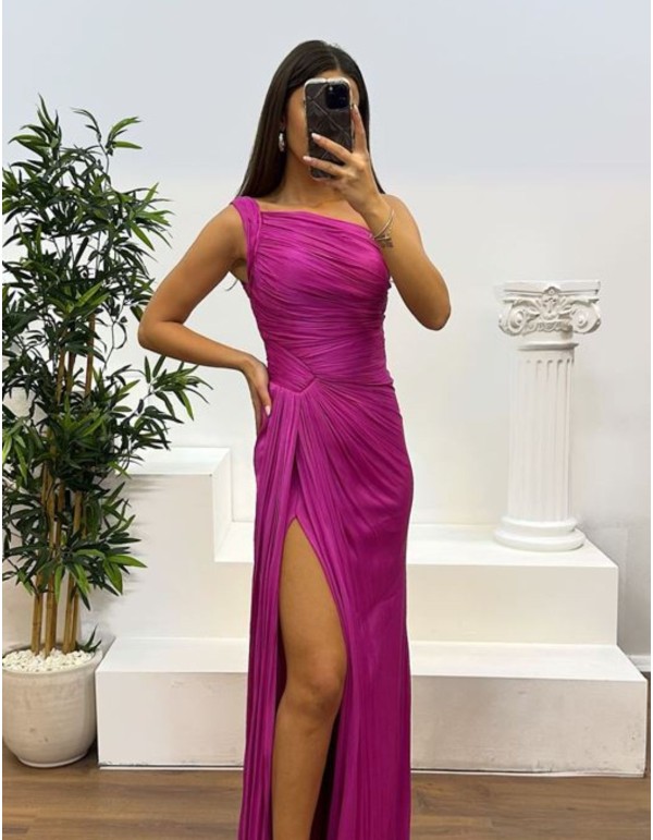 Vestido largo de fiesta plisado para invitadas