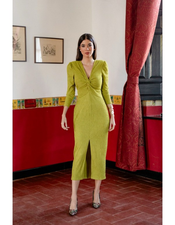 Vestido largo verde pistacho escote drapeado