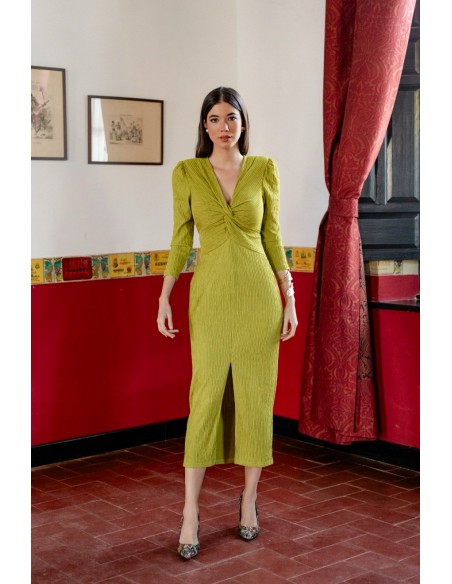 Vestido largo verde pistacho escote drapeado