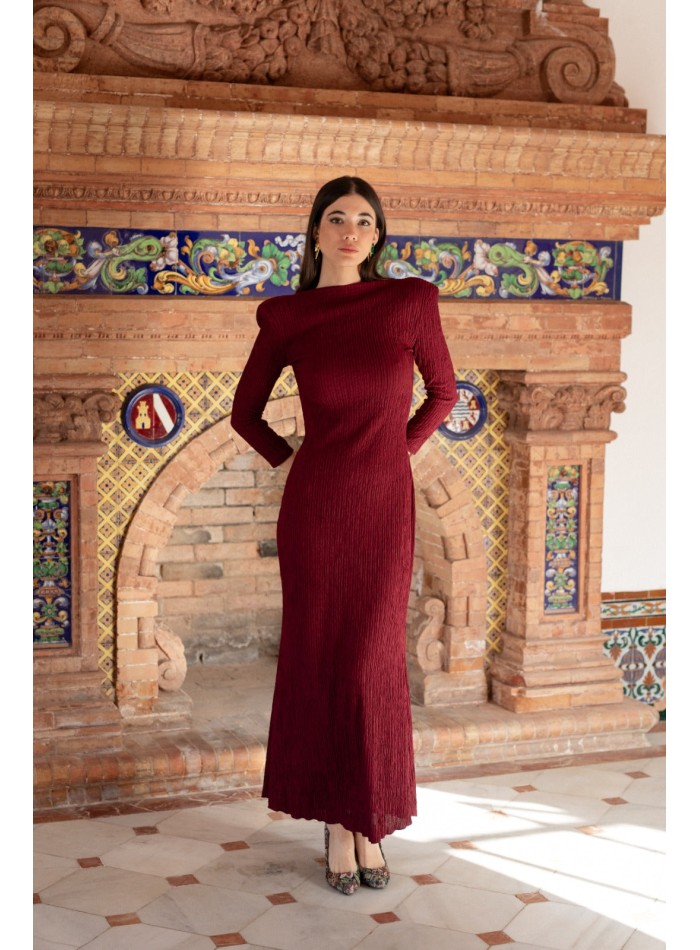 Robe longue marron avec décolleté dans le dos