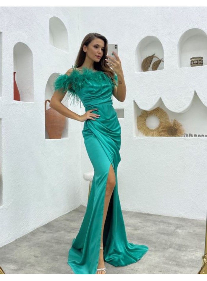 Robe longue de fête avec encolure bardot à...