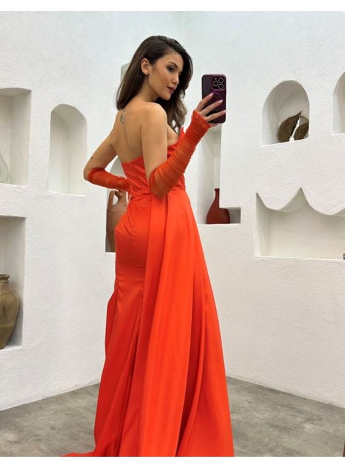 Robe longue de soirée sans bretelles avec manches