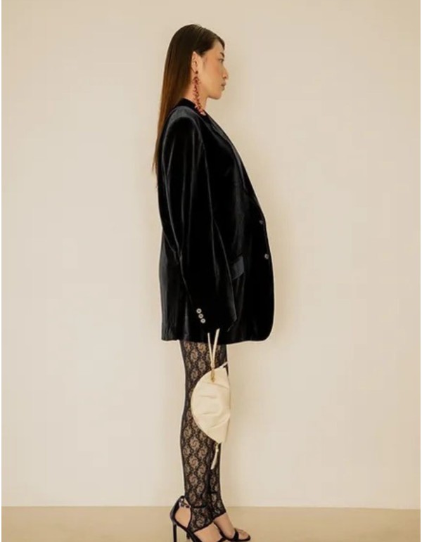 Ivory gyoza-shaped mini hand bag 2