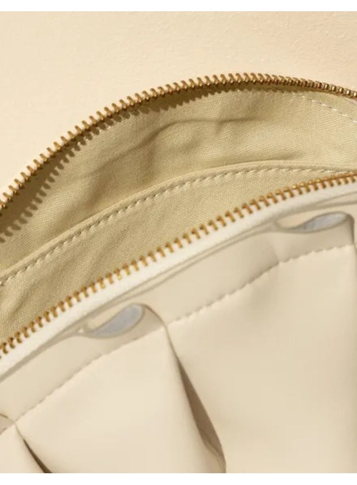 Ivory gyoza-shaped mini hand bag