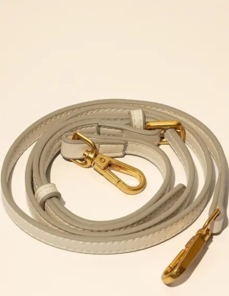 Bolso mini de mano marfil en forma de gyoza con doble correa Bolso mini de mano marfil en forma de gyoza con doble correa