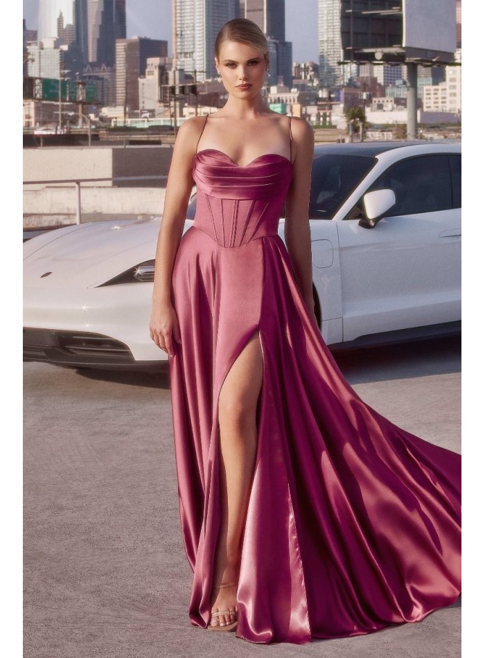 Robe de bal à décolleté en cœur et jupe flottante