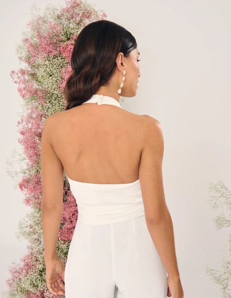Mono de novia con lazada en la cintura y cuello halter para boda civil Mono de novia con lazada en la cintura y cuello halter para boda civil