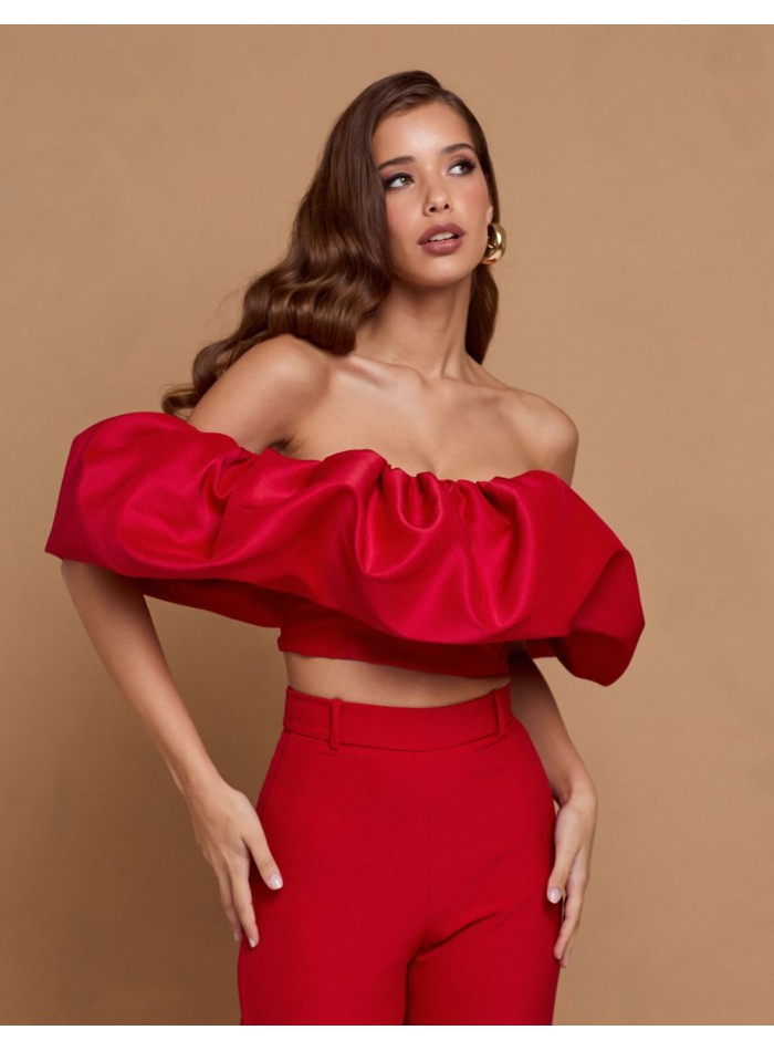 Top de fiesta rojo con maxi volante bandeau para eventos