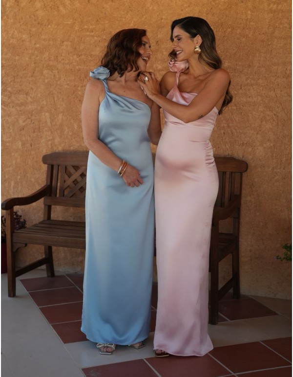 Robe longue asymétrique avec fleur sur l'épaule 2