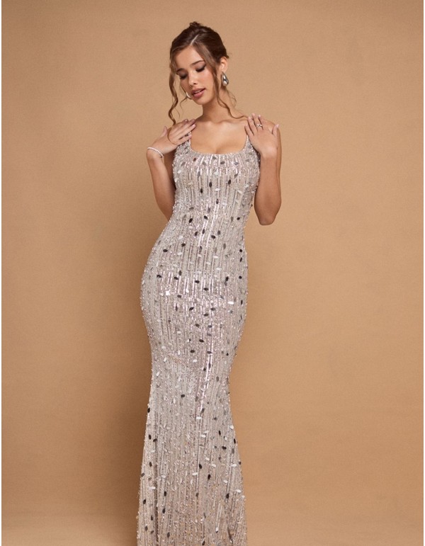 Vestido largo de gala plateado con pedrería