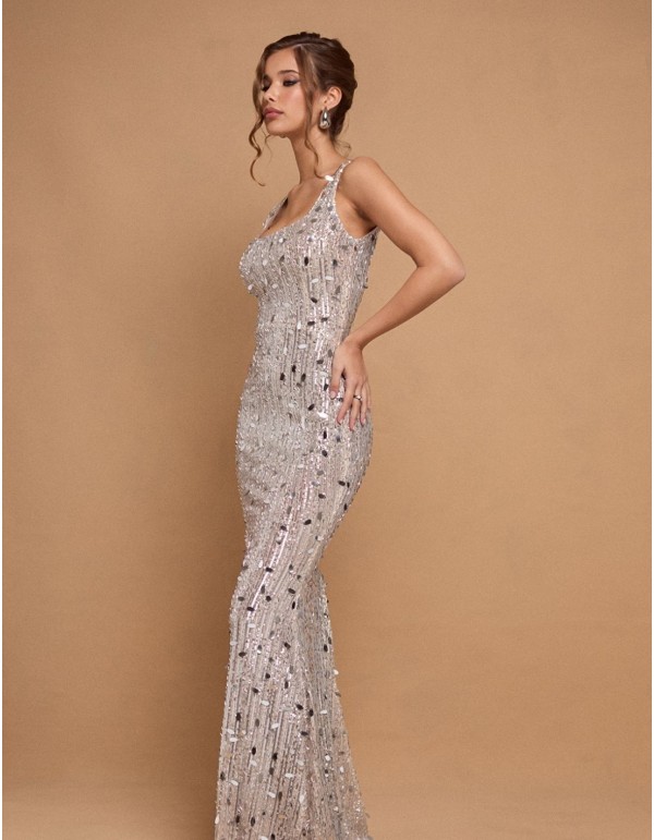 Vestido largo de gala plateado con pedrería 2
