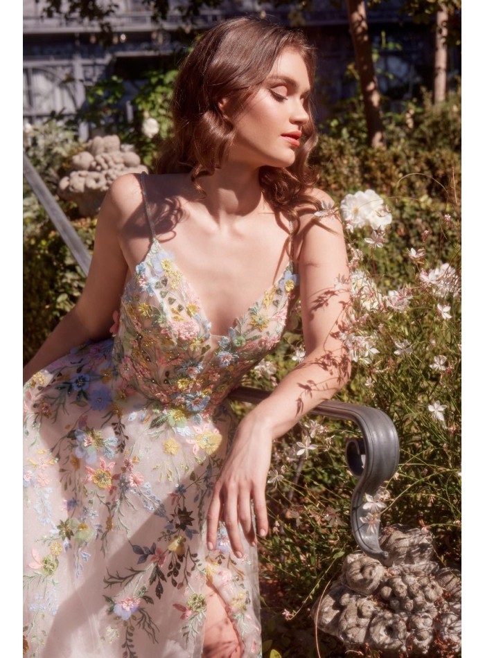 Robe de soirée longue en tulle avec broderie florale