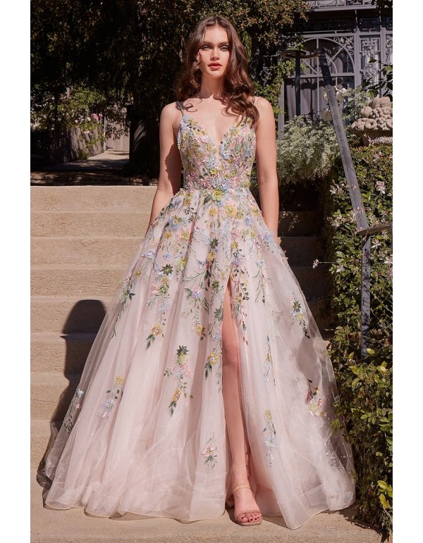 Vestido de fiesta largo realizado en tul con bordado de flores 2