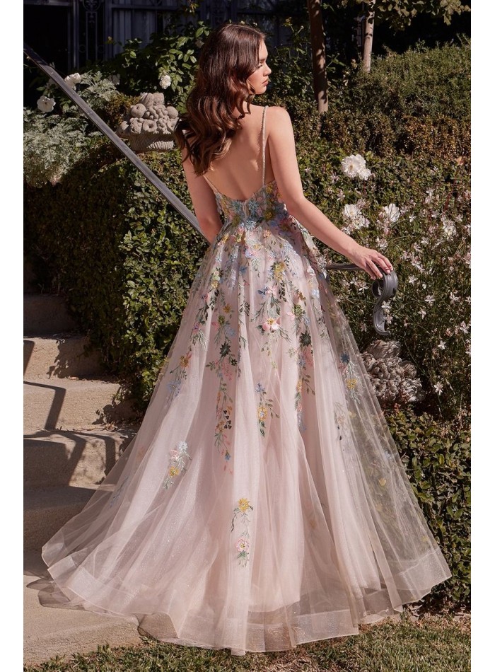 Robe de soirée longue en tulle avec broderie...