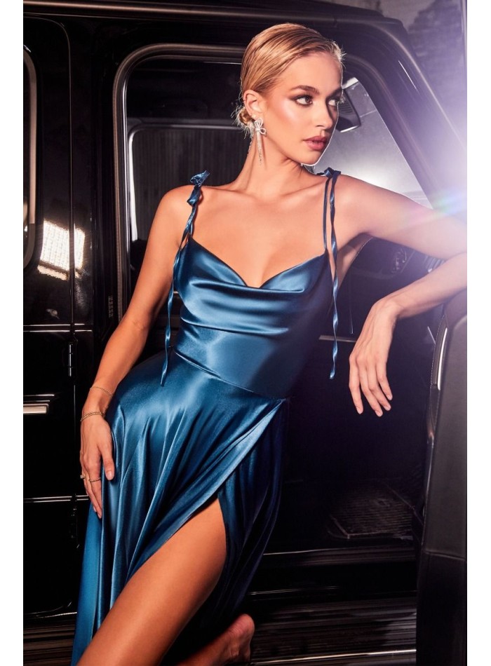 Robe de fête désinfectée avec jupe flottante et...