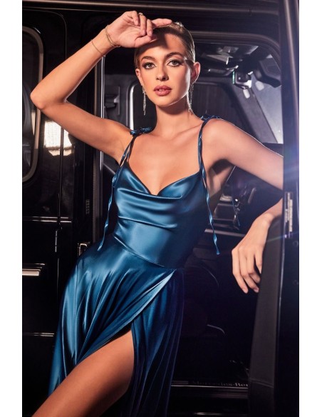 Vestido de fiesta sanitado con falda de vuelo y tirantes ajustables