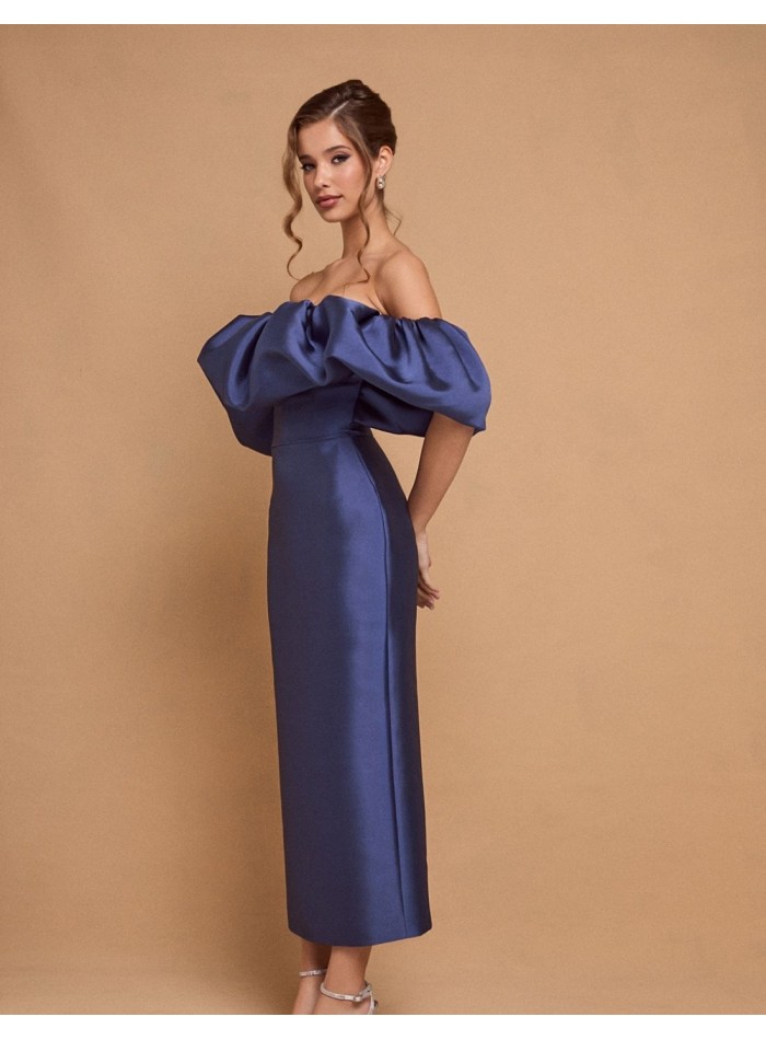 Vestido midi de fiesta azul con escote volantes para invitada