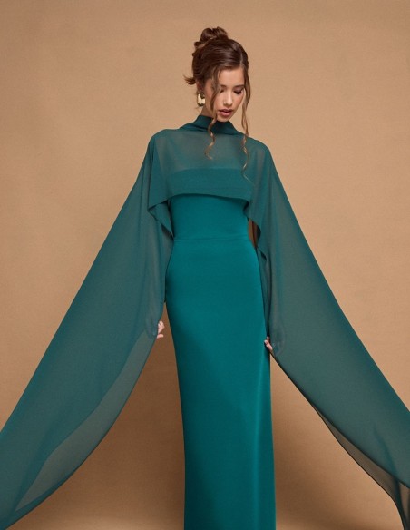 Vestido largo palabra de honor con capa verde esmeralda