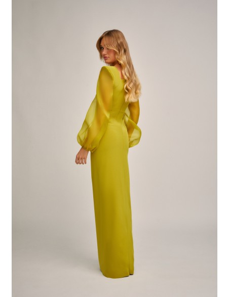 Robe longue pistache à encolure cintrée et manches bouffantes
