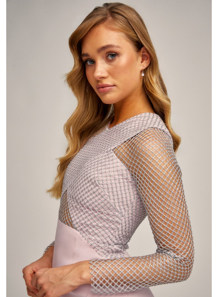 Mini robe rose poudré avec corsage croisé et filet