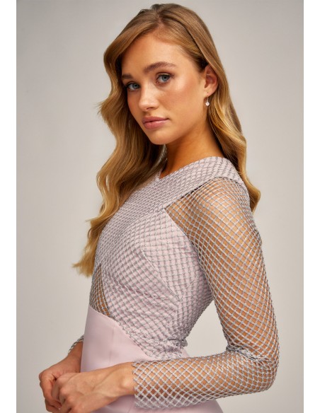 Mini robe rose poudré avec corsage croisé et filet