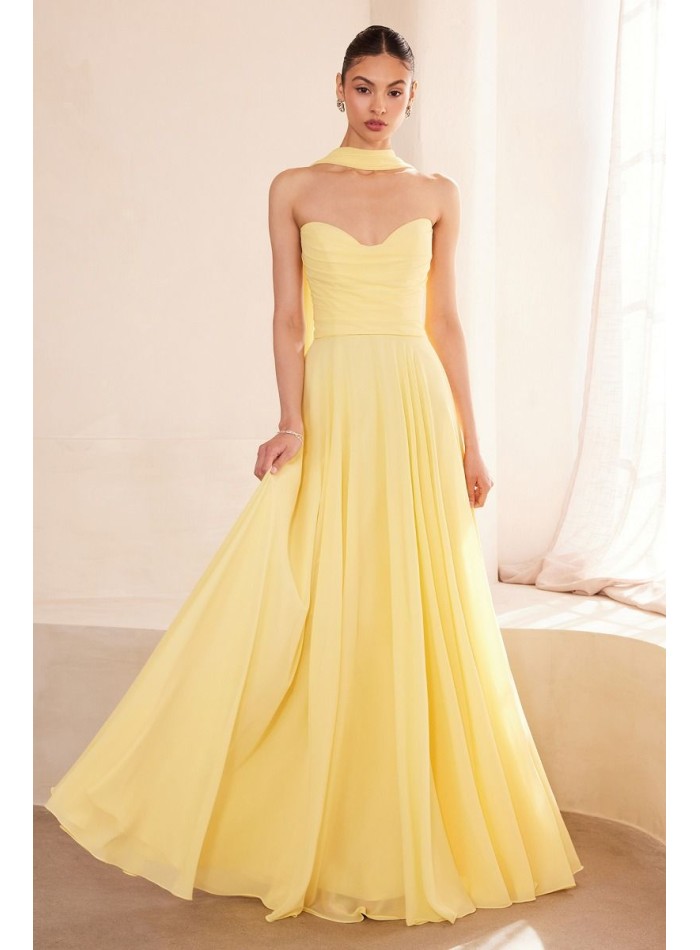 Vestido de invitada largo palabra de honor con falda de vuelo y chal a conjunto, ideal para bodas y eventos especiales. amarillo