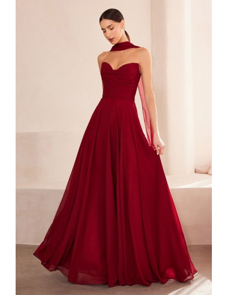 Chal en el mismo tejido que el vestido de invitada, perfecto para completar un look sofisticado en bodas y eventos. Chal en el mismo tejido que el vestido de invitada, perfecto para completar un look sofisticado en bodas y eventos.
