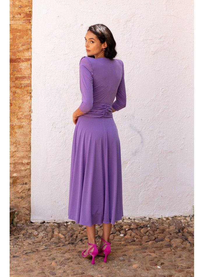 Robe midi en maille mauve avec corsage drapé