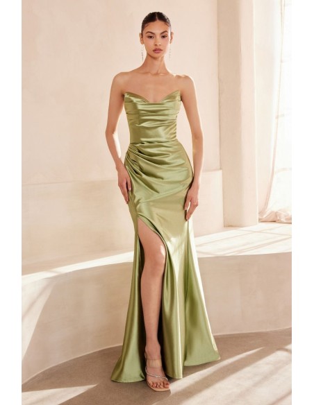 Vestido de invitada largo palabra de honor con escote corazón satinado verde