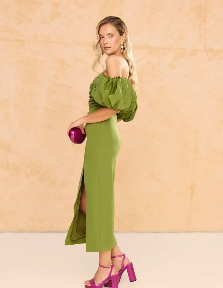 Vestido midi con escote palabra de honor y mangas abullonadas desmontables color verde oliva Vestido midi con escote palabra de honor y mangas abullonadas desmontables color verde oliva
