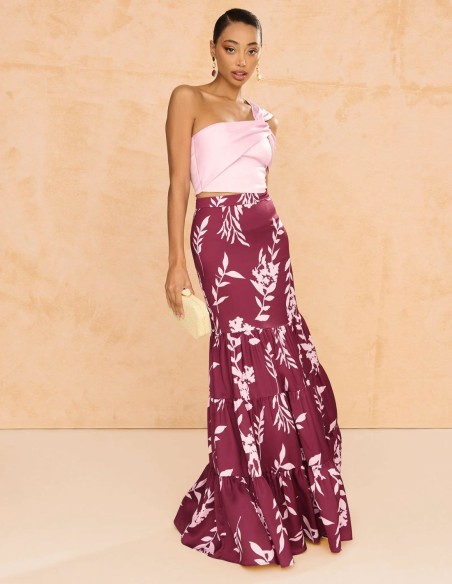 Long skirt with floral print and ruffle details