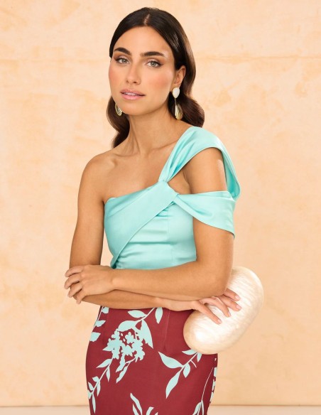 Top de fiesta corto asimétrico